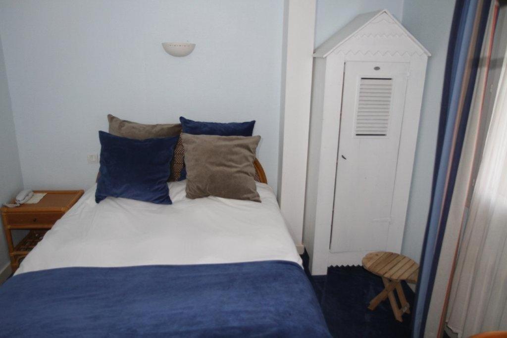 Hotel Le Suroit Perros-Guirec Δωμάτιο φωτογραφία