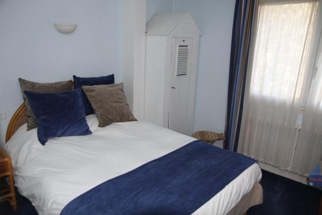 Hotel Le Suroit Perros-Guirec Εξωτερικό φωτογραφία